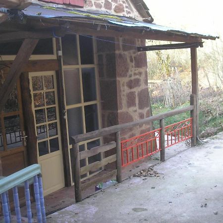 Grange Renovee En Pleine Nature Valady 外观 照片