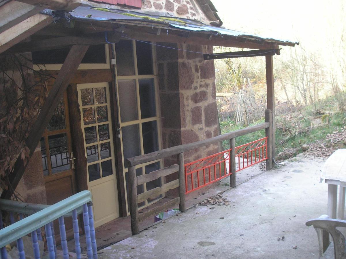 Grange Renovee En Pleine Nature Valady 外观 照片